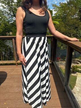 Elegant Black and White Maxi Dress